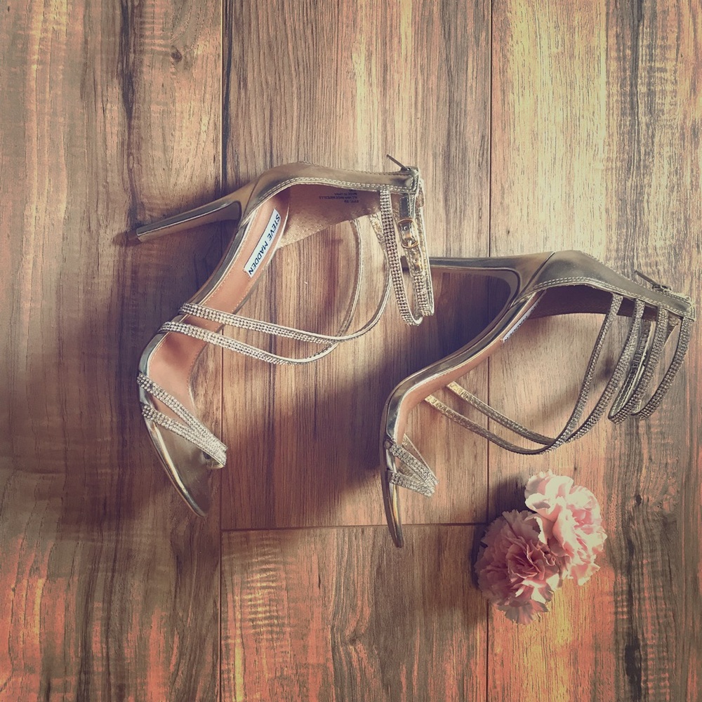 Steve Madden gold heels!